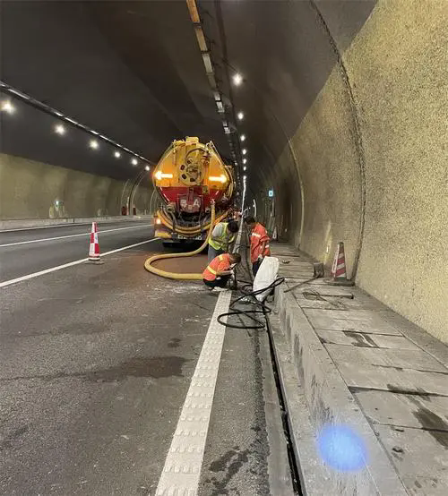 企石镇隧道排水渠清淤